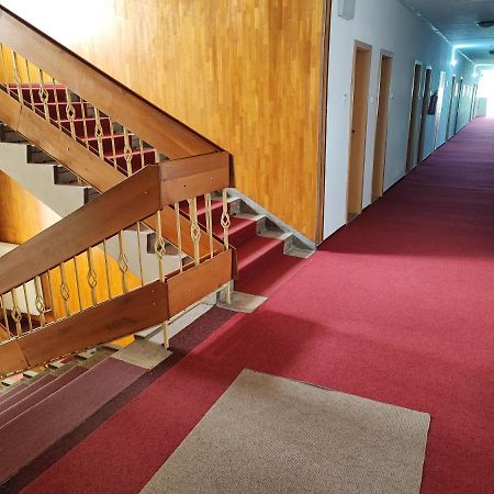 Hotel Beke Sziget Komlo Bagian luar foto