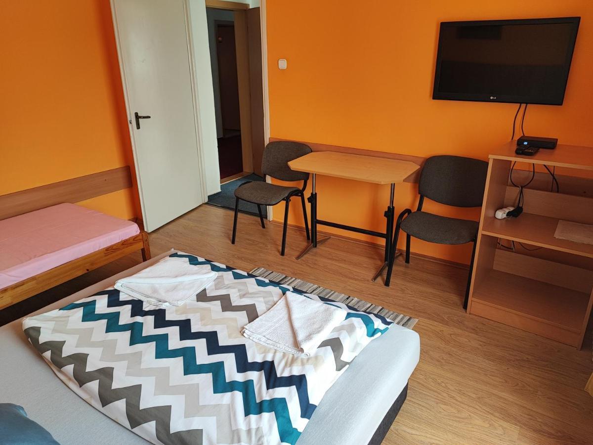 Hotel Beke Sziget Komlo Bagian luar foto