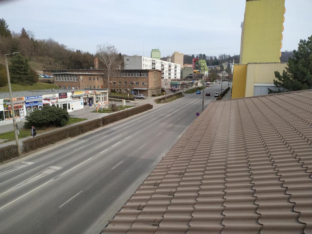 Hotel Beke Sziget Komlo Bagian luar foto
