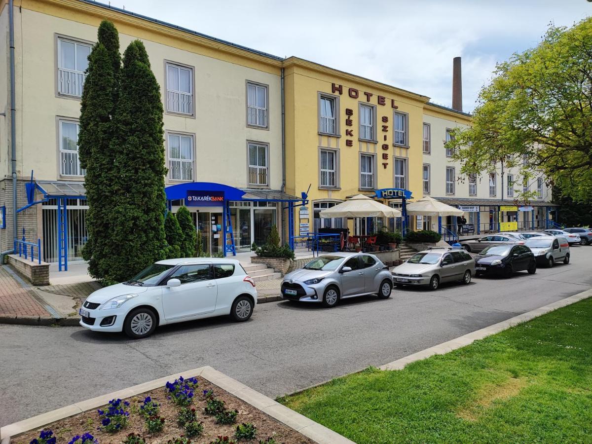 Hotel Beke Sziget Komlo Bagian luar foto