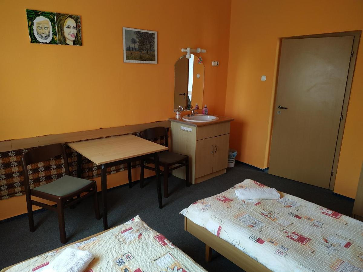 Hotel Beke Sziget Komlo Bagian luar foto