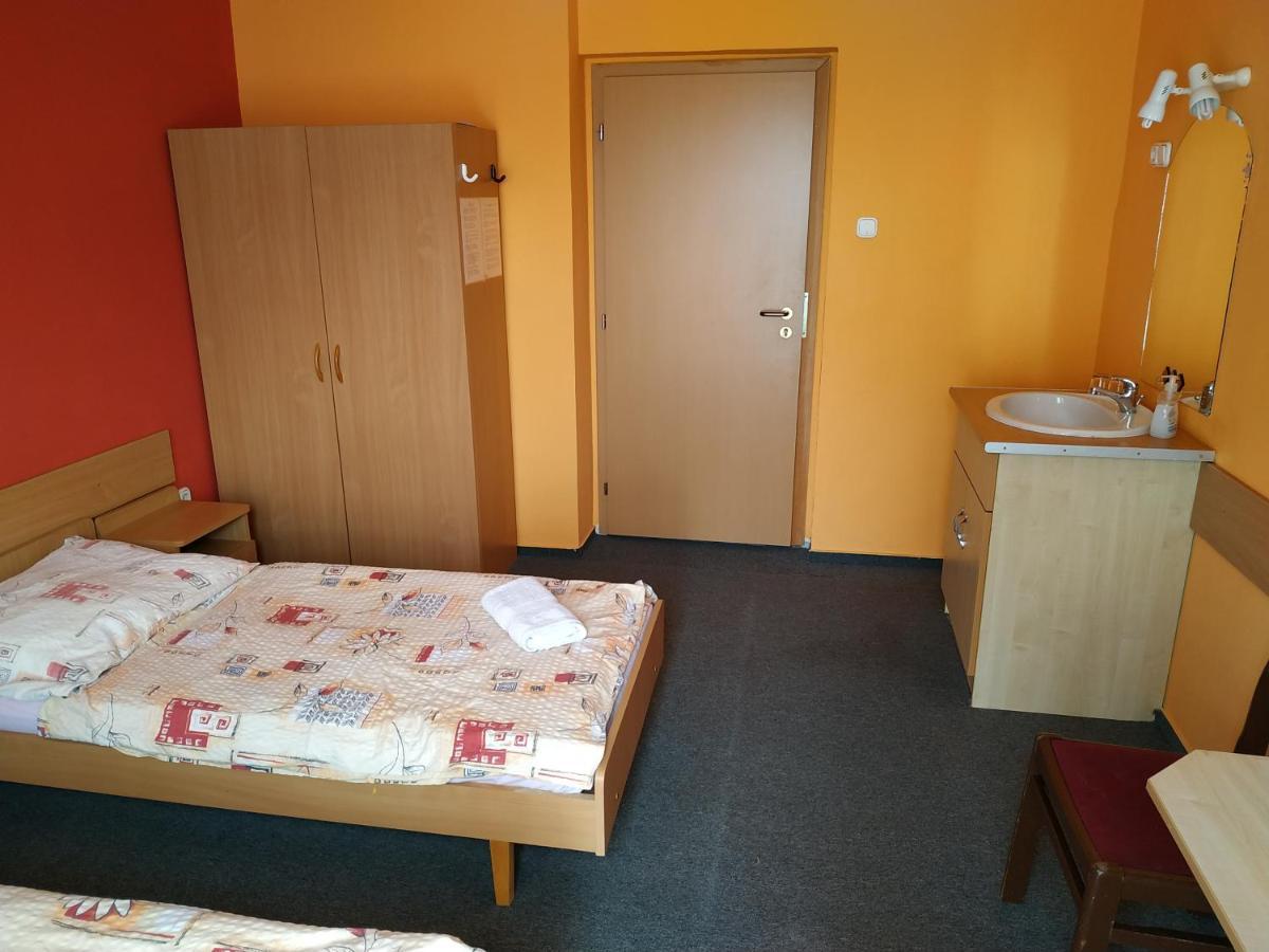 Hotel Beke Sziget Komlo Bagian luar foto