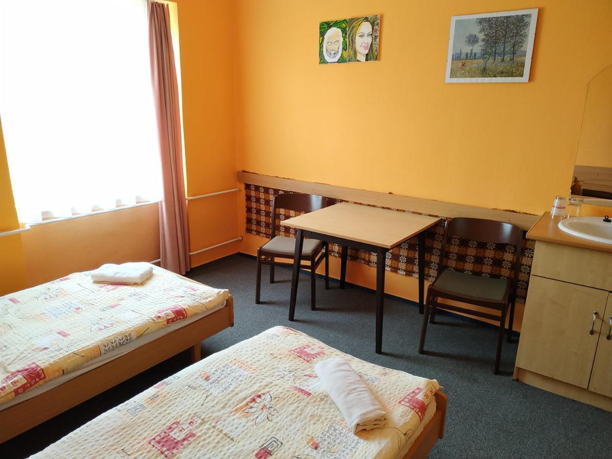 Hotel Beke Sziget Komlo Bagian luar foto